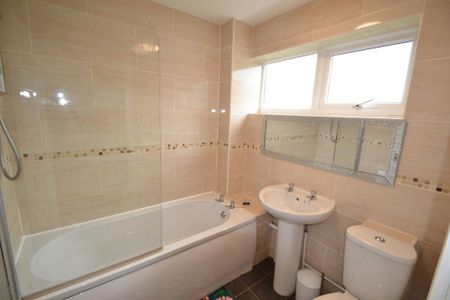 1 bedroom in a house share to rent - Photo 5