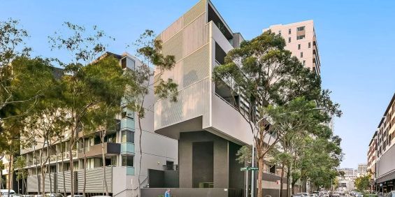 MGM MARTIN - TWO BEDROOM APARTMENT - Photo 3