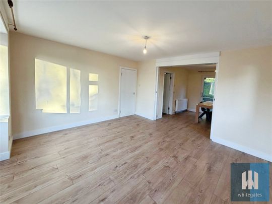 Springwood Hall Gardens, Springwood, Huddersfield, HD1 - Photo 1