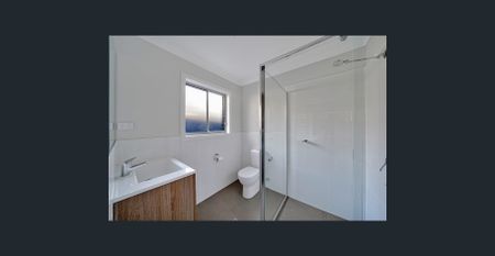 Family Home in the Heart of Tahmoor - Photo 2