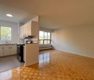 3.5 chauffé à St-Lambert avec piscine sur le toit - Photo 1