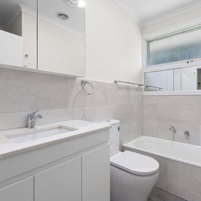 A light-filled wonderland in the Mount Waverley School Zone (STSA) - Photo 1