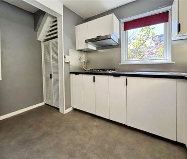 3 bedroom end of terrace house to rent - Photo 6