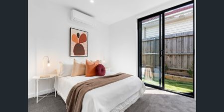 Modern Living in Prime Yarraville Location - Photo 3