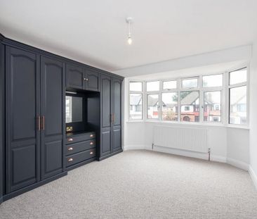 4 bedroom semi-detached house to rent - Photo 5