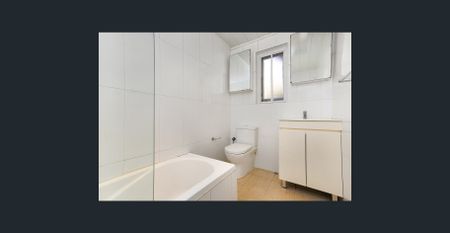 Beautifully Presented Art Deco Apartment - Photo 4