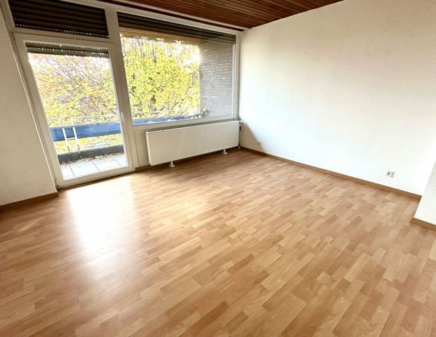 Besondere Gelegenheit! Einfamilienhaus auf großzügigem Grundstück - Foto 1