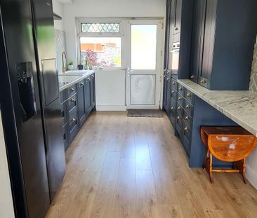 Heol Ffynnon, Loughor, SWANSEA - Photo 2