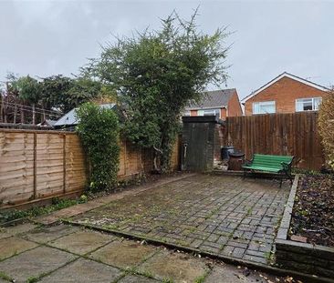 2 bedroom end of terrace house to rent - Photo 5