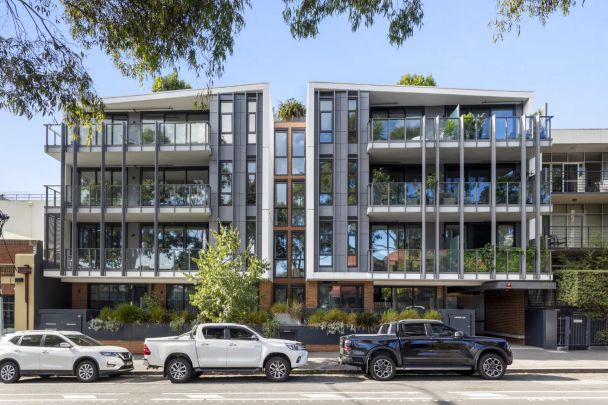 Sophisticated Boutique Apartment near University of Melbourne - Photo 1