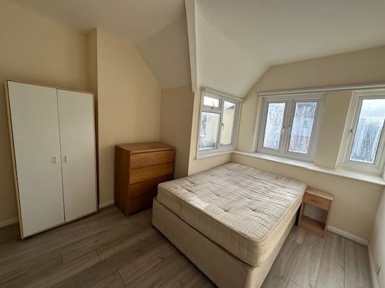 Room in a Shared House, Finchley Lane, NW4 - Photo 1