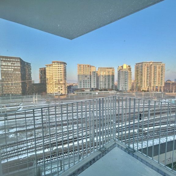 neuwertige 1-Zimmer Wohnung - ab sofort verfügbar - Fitness Studio, Co-Working-Bereich & Rooftop Terrasse inklusive - Photo 1