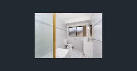 Resort style, 2-stories Townhouse in Carindale - Photo 3