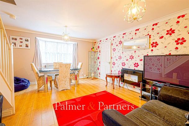 3 bedroom semi-detached house to rent - Photo 1