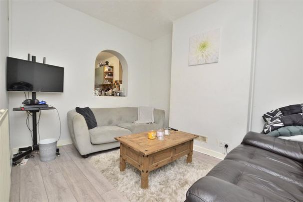 4 bedroom terraced house to rent - Photo 1