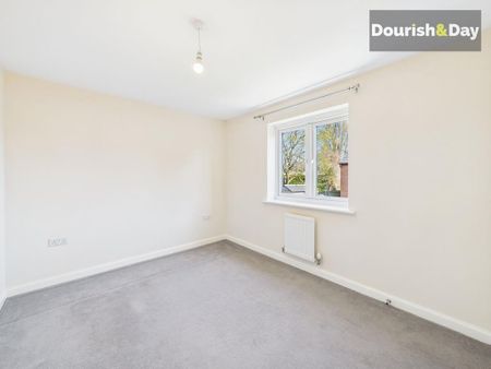 4 bedroom semi-detached house to rent - Photo 4