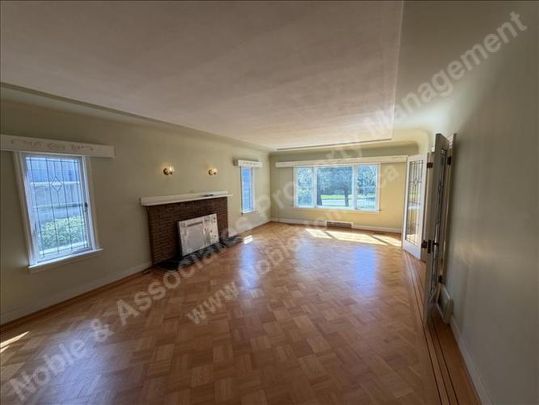 1XXX West 40th Avenue MAIN Vancouver - Photo 1