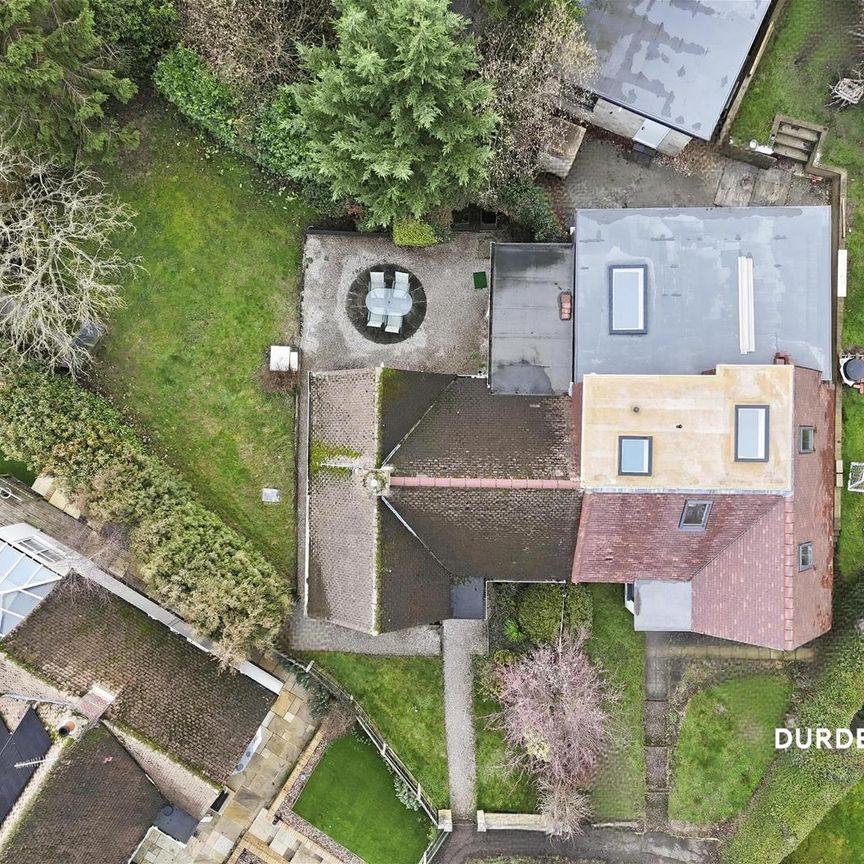 Graylands, Theydon Bois - Photo 1