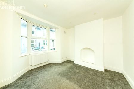 4 bedroom terraced house to rent - Photo 3