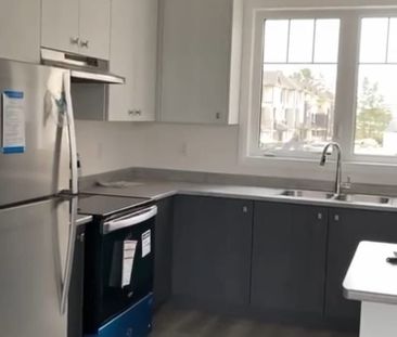 For Lease - 22 Ambereen Place, Clarington, Ontario - Photo 3