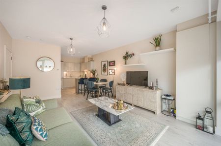 Larkfield, Clayfarm, Leopardstown, Dublin 18 - Photo 4