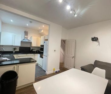 Room in a Shared Flat, Romeyn Road, SW16 - Photo 4