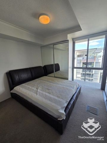 Stylish & Spacious 2 bedroom next to Brisbane River - Photo 2