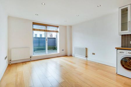 1 bedroom flat to rent - Photo 2