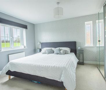 4 bedroom detached house to rent - Photo 4