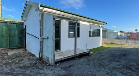 WAITARA - 1 BEDROOM - Photo 2