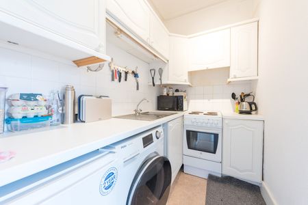 1 Bed Flat, Beckwith Road, SE24 - Photo 3