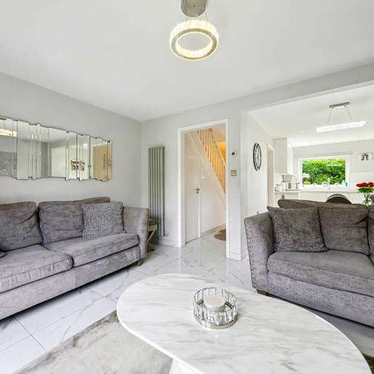 Goldrill Drive, New Southgate, N11 - Photo 1