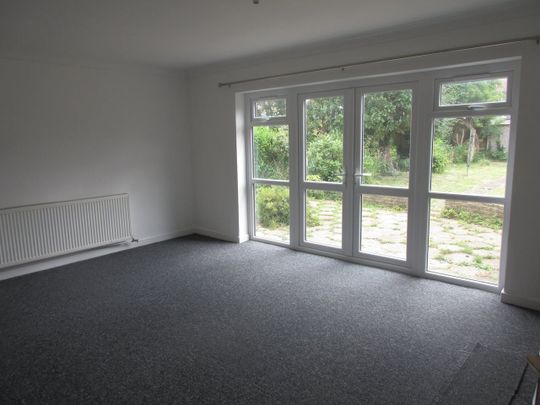 3 Bed Semi-Detached House, Beresford Gardens, TW4 - Photo 1