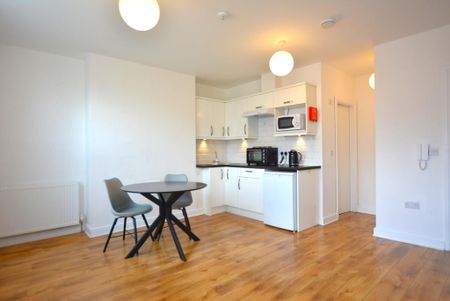 Studio to rent - Photo 3
