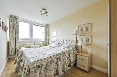 3 bedroom flat to rent - Photo 2