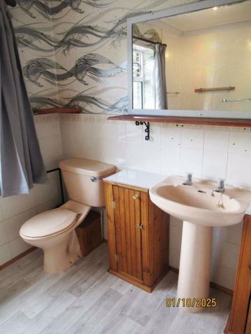 4 bedroom detached house to rent - Photo 4