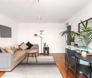 Leigh House, Halcrow Street, E1 - Photo 2