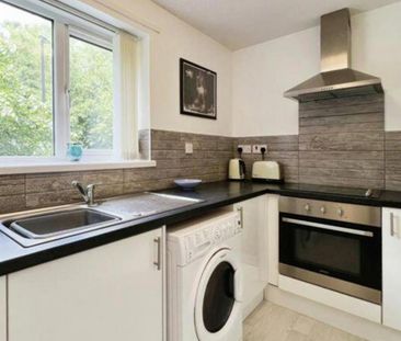 2 bedroom property to rent - Photo 1