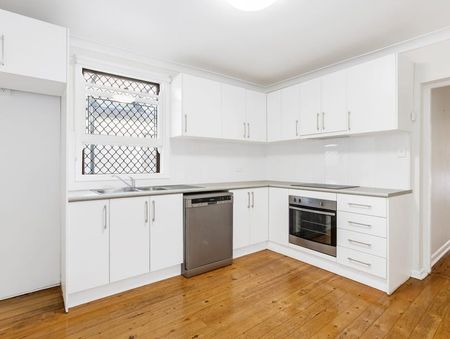 110 Burlington Street, Crows Nest NSW 2065 - House For Rent | Domain - Photo 5