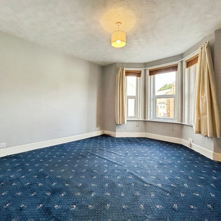 Maple Road, Bournemouth - Photo 1