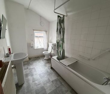 2 Bedroom Mid Terraced House For Rent - Photo 5