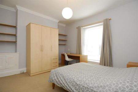 5 bedroom flat to rent - Photo 3