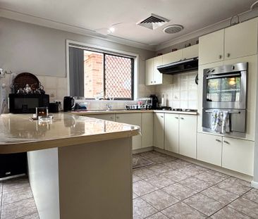 Sun-Filled Single-Level Living in a Quiet Cul-de-Sac - Photo 6