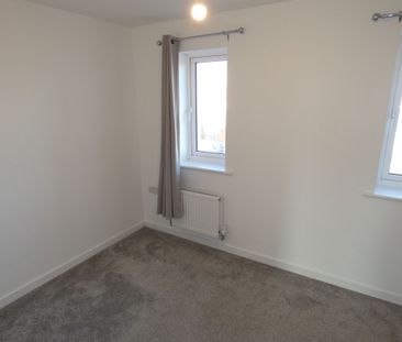 2 bed House - To Let - Photo 4