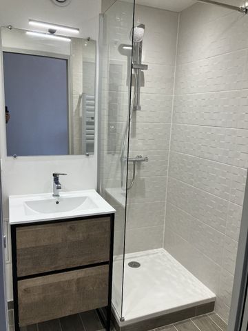 Location Appartement 2 pièces 25m² SETE 34200 - Photo 3