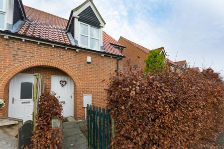 3 bedroom semi-detached house to rent - Photo 5