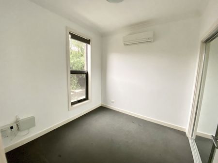 6/135 Brunswick Road, Brunswick VIC 3056 - Photo 4