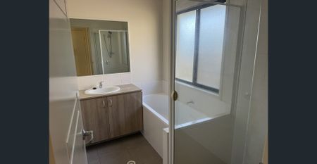 4-Bedroom Home for Rent in Blacks Beach - Photo 4