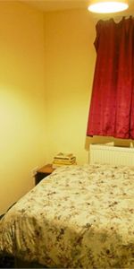 1 Bedroom Flat - Photo 3