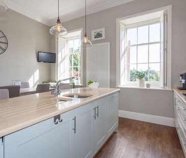 2 bedroom mews to rent - Photo 6